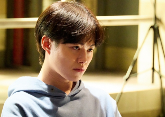 緊急取調室　なにわ男子
大西